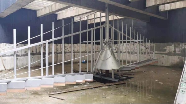 襄綠環保中心傳動刮泥（ní）機