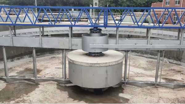 祝賀（hè）寧縣汙水處理廠成功選購一款刮泥機！