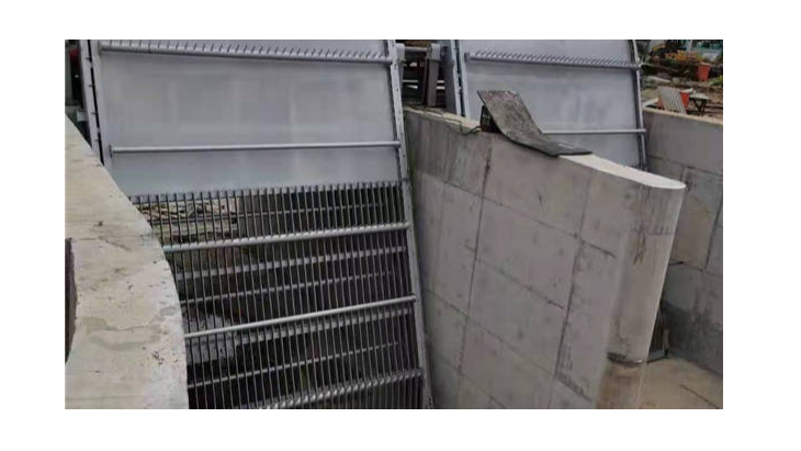 格柵機案例（lì）：福建雨水格柵（shān）現場（chǎng）運行圖