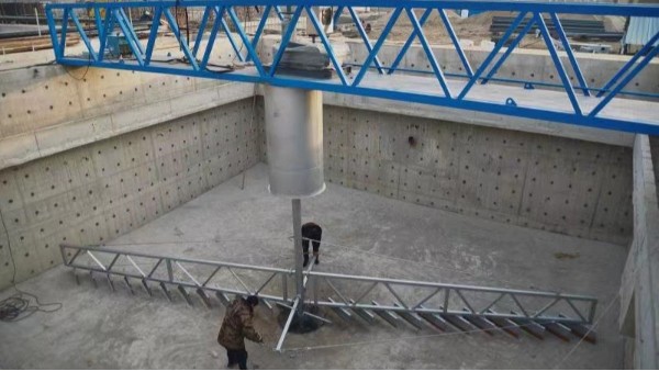 可靠穩定——襄綠環保（bǎo）刮泥機