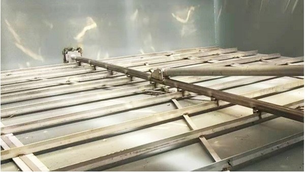 襄綠環保（bǎo）---液（yè）壓式往複刮泥機助力（lì）前行