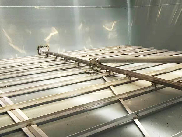 襄（xiāng）綠（lǜ）環保---液壓式往複刮泥機助力前（qián）行