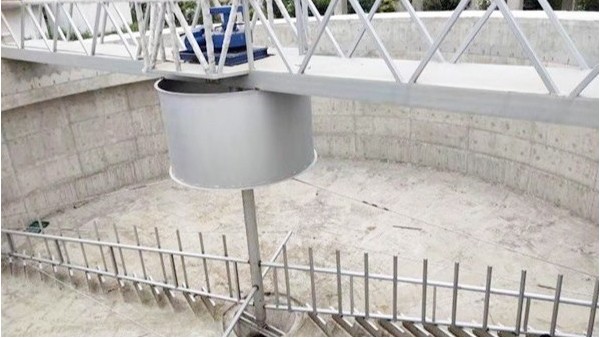 效率好的刮泥利器—襄綠環保SZG係列中心傳動（dòng）刮泥機