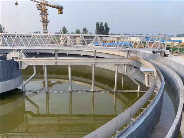 全（quán）橋式周邊傳動（dòng）刮吸泥機