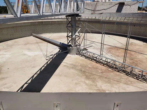 解析襄綠（lǜ）環（huán）保中心傳（chuán）動刮泥機！